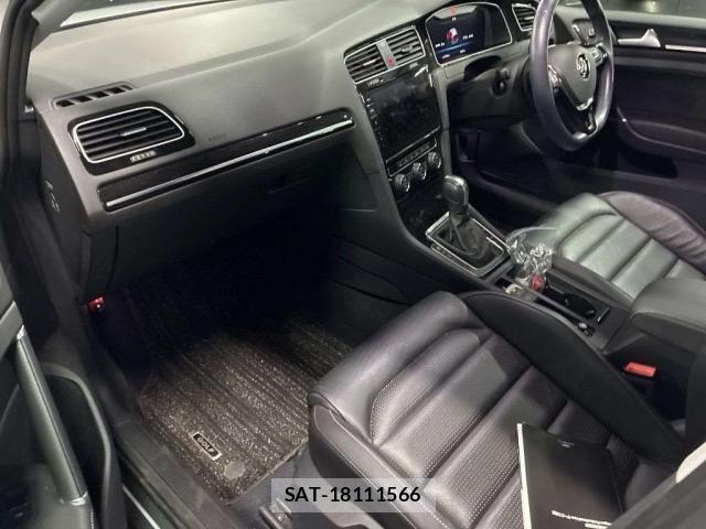 VolksWagen GOLF 2020-11 8875413-5