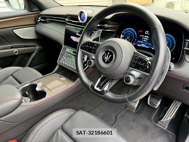 Maserati Grecale 2023-08 8875844-13