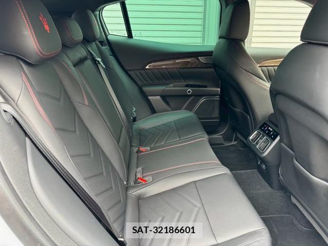 Maserati Grecale 2023-08 8875844-18