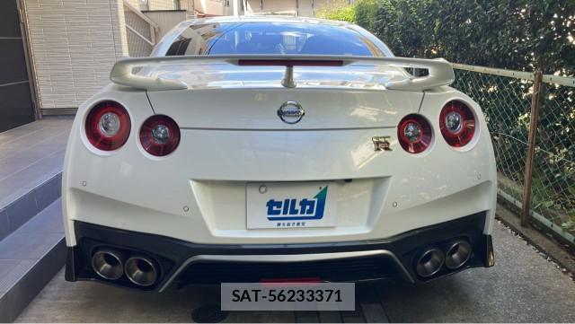 Nissan GT-R 2019-01 8874382-1