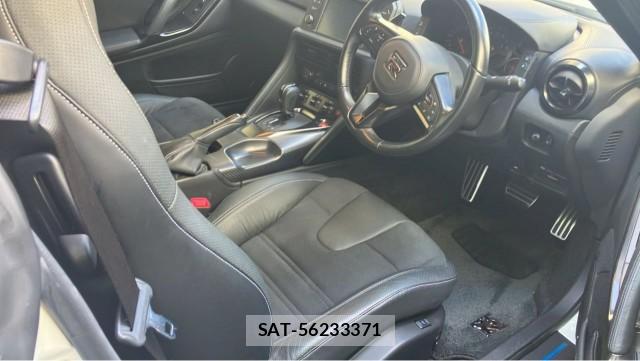 Nissan GT-R 2019-01 8874382-5