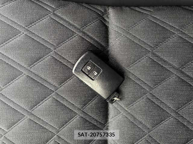Toyota HARRIER HYBRID 2017-10 8873766-8