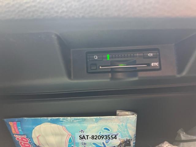 Toyota HARRIER 2015-09 8872760-19