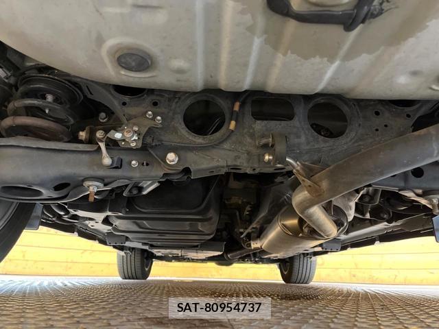 Toyota HARRIER 2017-08 8873507-18