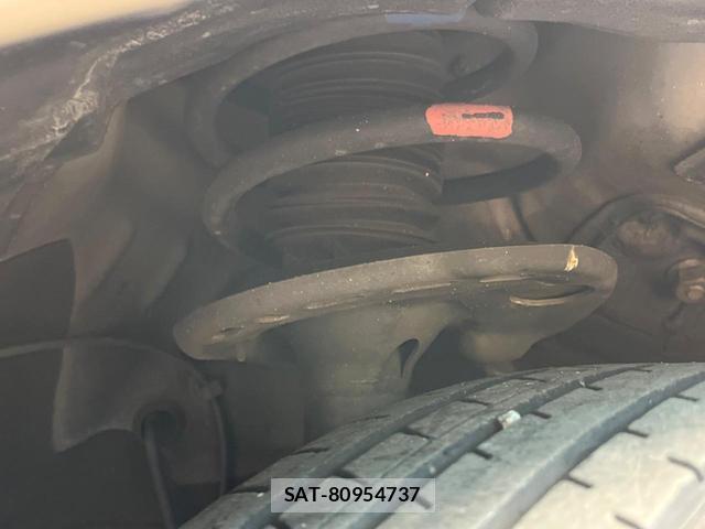 Toyota HARRIER 2017-08 8873507-19