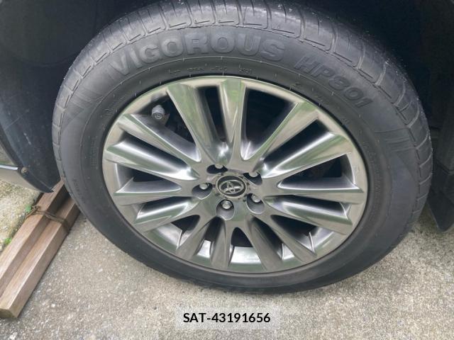 Toyota HARRIER 2018-11 8874308-13