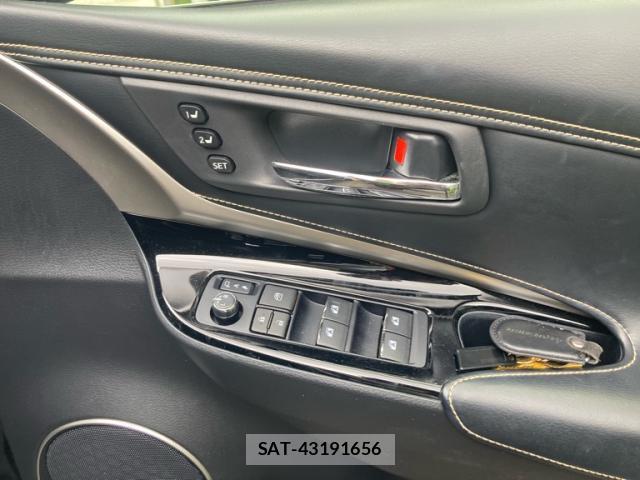 Toyota HARRIER 2018-11 8874308-6