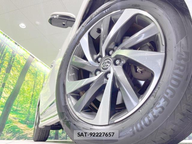 Toyota HARRIER 2017-10 8874370-12