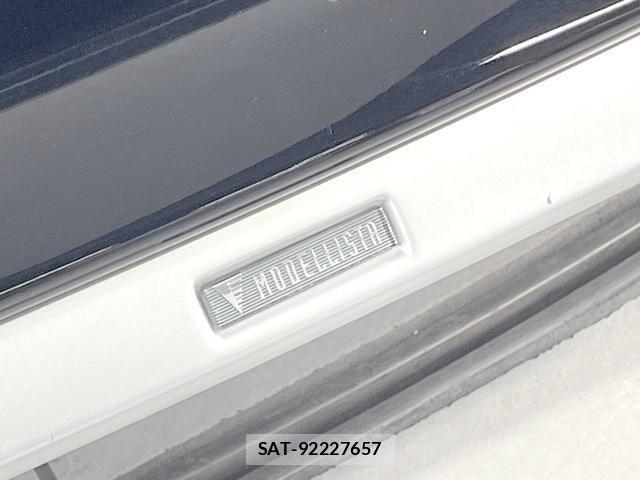 Toyota HARRIER 2017-10 8874370-2