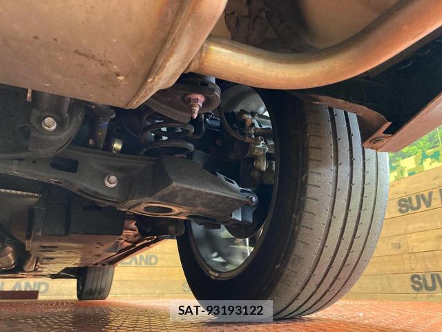 Toyota HARRIER 2021-06 8874718-19
