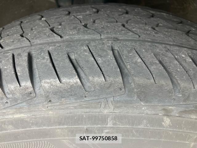 Toyota HARRIER 2017-03 8875021-7