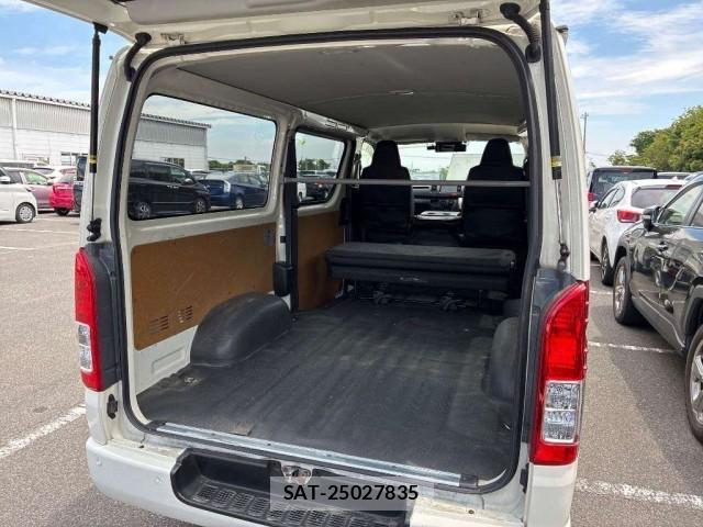 Toyota HIACE VAN 2023-08 8872810-2