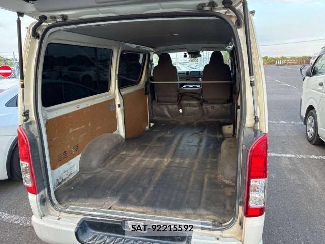 Toyota HIACE VAN 2021-08 8872811-2