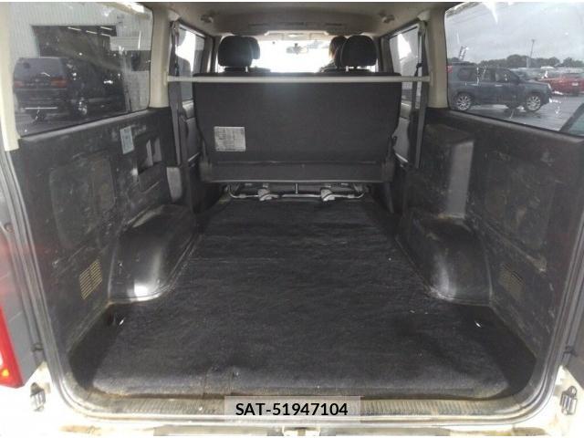 Toyota HIACE VAN 2016-06 8872822-2