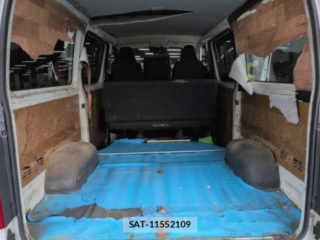Toyota HIACE VAN 2021-05 8872826-2