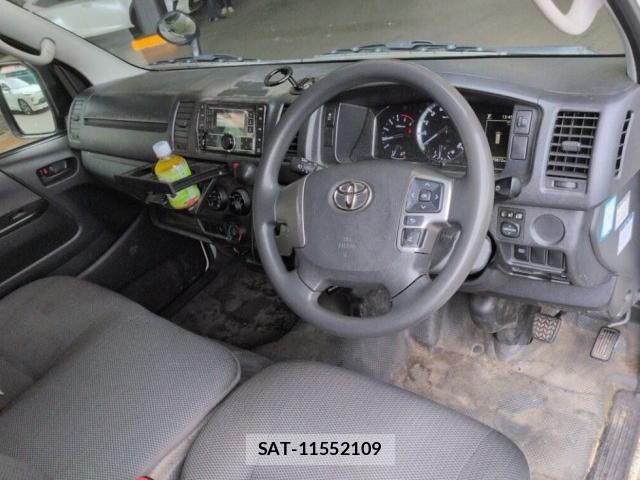Toyota HIACE VAN 2021-05 8872826-3
