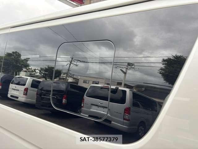 Toyota HIACE VAN 2018-04 8873008-11