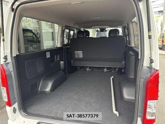 Toyota HIACE VAN 2018-04 8873008-4
