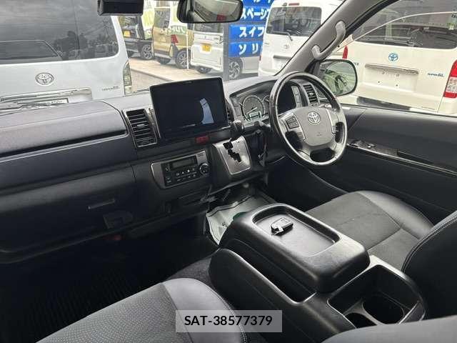 Toyota HIACE VAN 2018-04 8873008-5