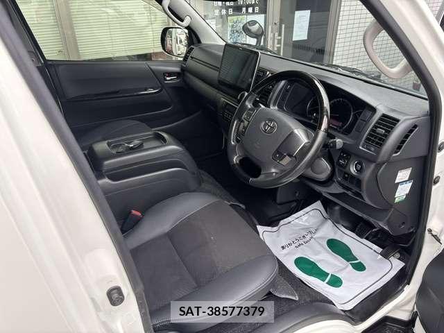 Toyota HIACE VAN 2018-04 8873008-9