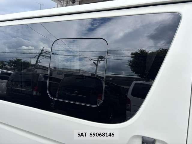 Toyota HIACE VAN 2019-02 8873009-12