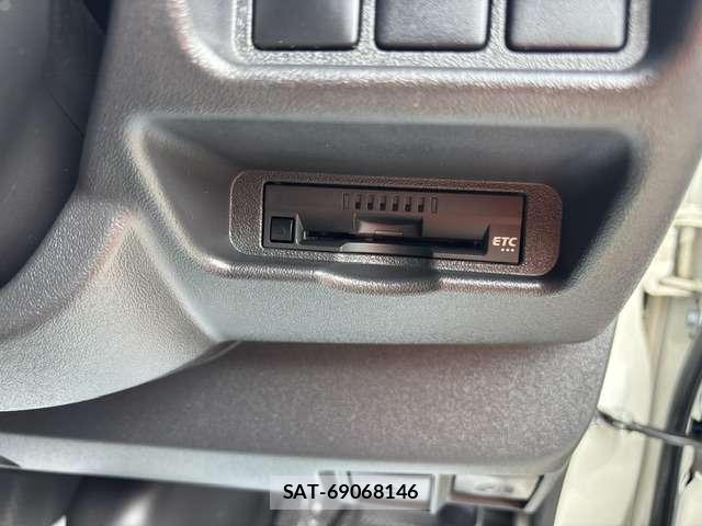 Toyota HIACE VAN 2019-02 8873009-16