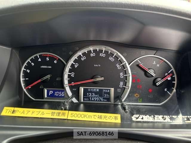 Toyota HIACE VAN 2019-02 8873009-17
