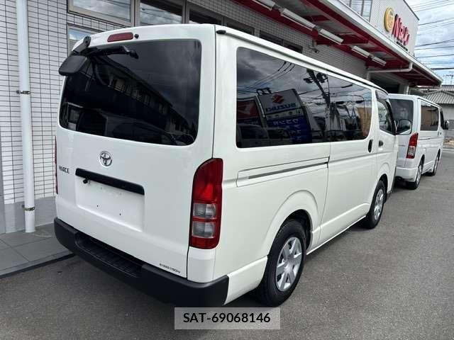 Toyota HIACE VAN 2019-02 8873009-3