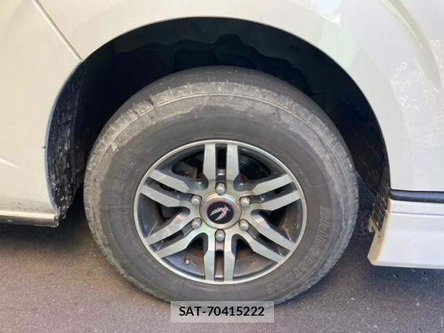 Toyota HIACE VAN 2021-04 8873431-11