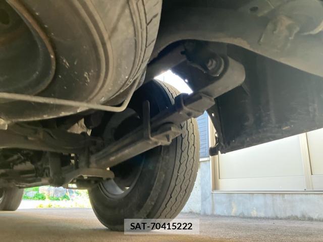 Toyota HIACE VAN 2021-04 8873431-12