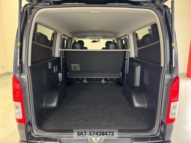 Toyota HIACE VAN 2016-07 8873760-11