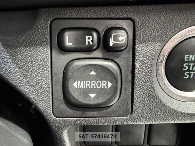 Toyota HIACE VAN 2016-07 8873760-14