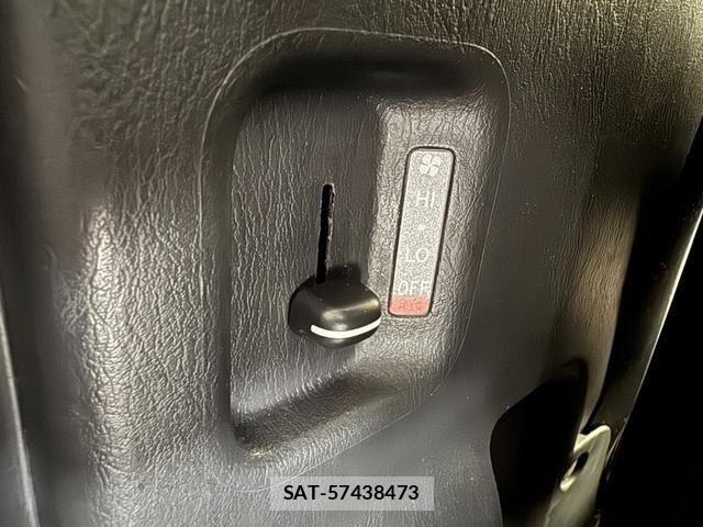 Toyota HIACE VAN 2016-07 8873760-19