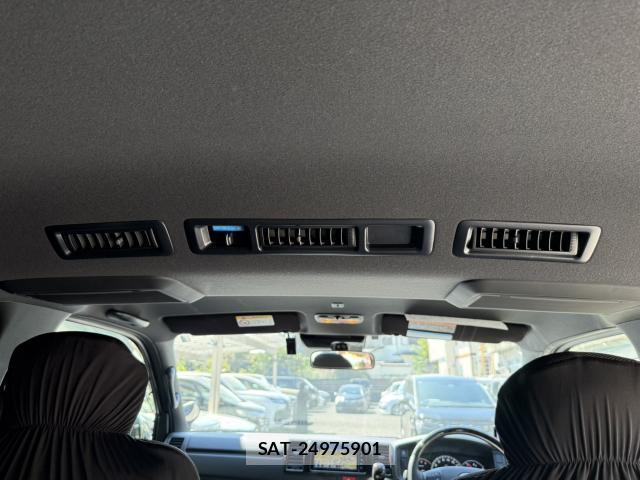 Toyota HIACE VAN 2019-12 8874058-17