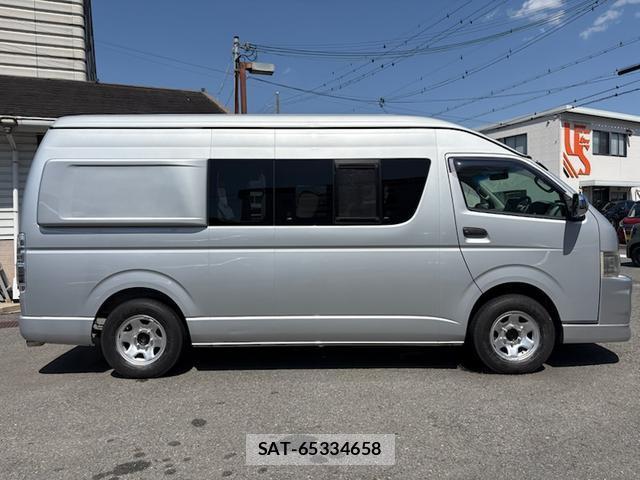 Toyota HIACE VAN 2008-10 8874134-5