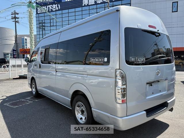 Toyota HIACE VAN 2008-10 8874134-8
