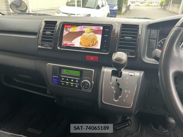 Toyota HIACE VAN 2017-05 8874275-14