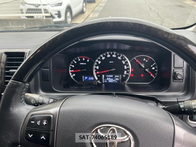 Toyota HIACE VAN 2017-05 8874275-9