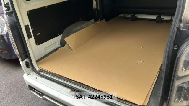 Toyota HIACE VAN 2017-11 8874391-17