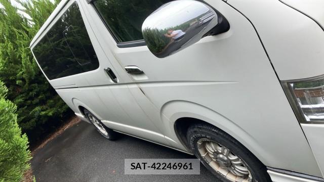 Toyota HIACE VAN 2017-11 8874391-3
