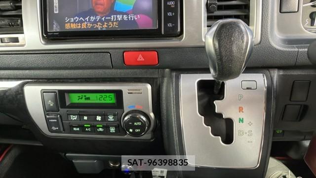 Toyota HIACE VAN 2020-06 8874433-14