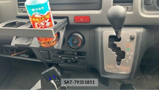Toyota HIACE VAN 2007-06 8874464-13