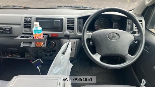 Toyota HIACE VAN 2007-06 8874464-15