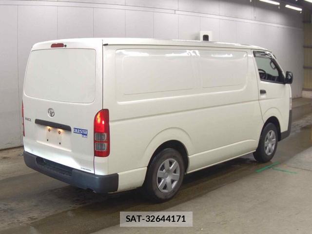 Toyota HIACE VAN 2021-08 8874657-1