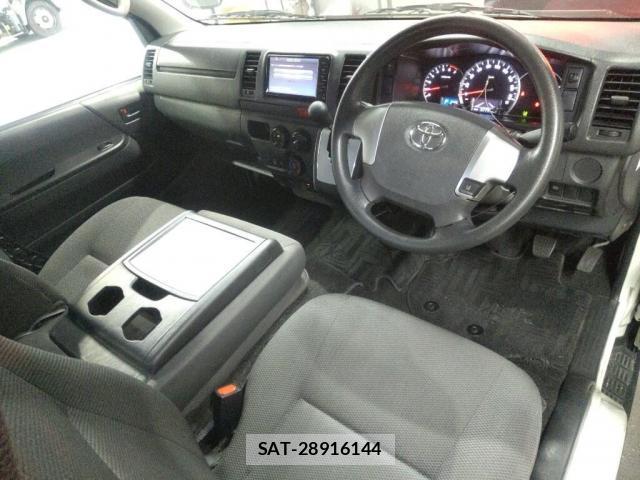 Toyota HIACE VAN 2018-04 8874756-2