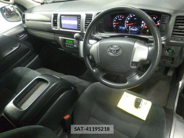 Toyota HIACE VAN 2019-09 8874761-2