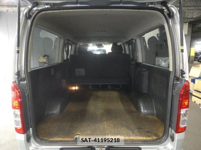 Toyota HIACE VAN 2019-09 8874761-3