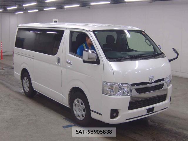 Toyota HIACE VAN 2024-04 8874824-0