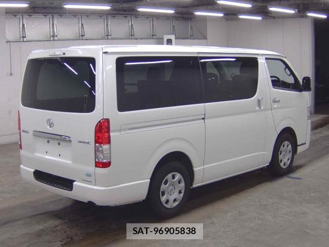 Toyota HIACE VAN 2024-04 8874824-5
