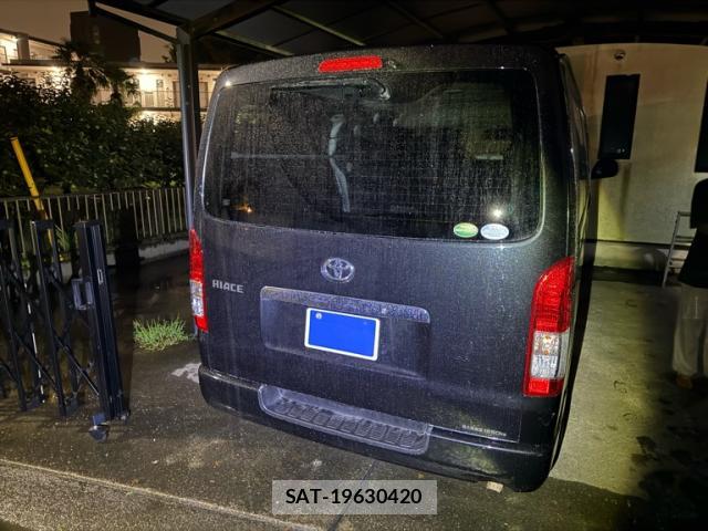 Toyota HIACE VAN 2019-07 8874936-12